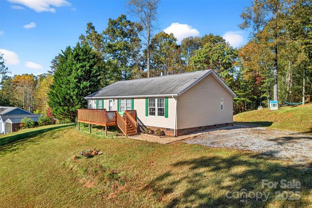 157 Blue Bird Meadows Drive, Nebo, NC 28761