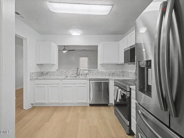 4805 Tanglewood Oaks Street, Raleigh, NC 27610