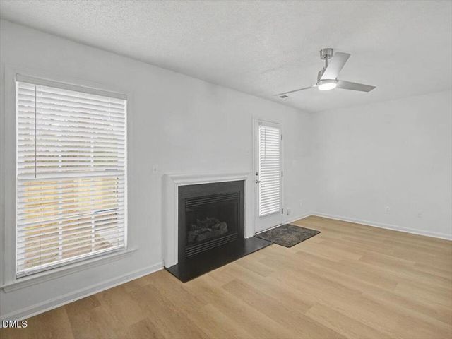 4805 Tanglewood Oaks Street, Raleigh, NC 27610