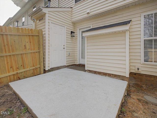 4805 Tanglewood Oaks Street, Raleigh, NC 27610