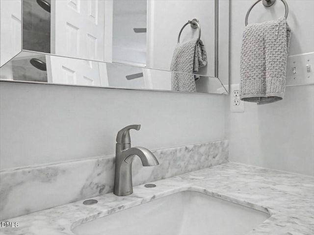 4805 Tanglewood Oaks Street, Raleigh, NC 27610