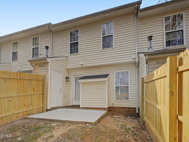 4805 Tanglewood Oaks Street, Raleigh, NC 27610