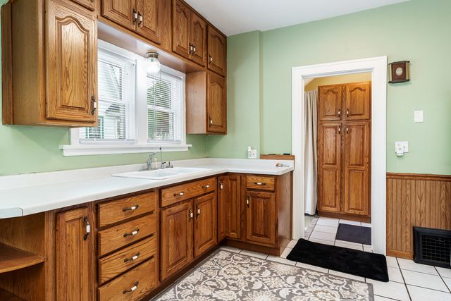 412 N STATE Street, Belvidere, IL 61008