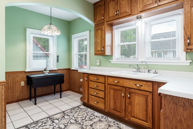412 N STATE Street, Belvidere, IL 61008