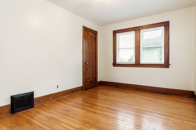 412 N STATE Street, Belvidere, IL 61008