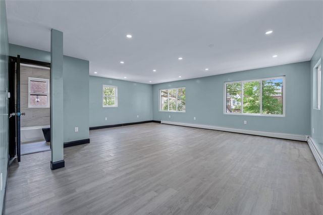 99-03 207th St, Queens Village, NY 11429