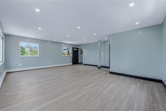 99-03 207th St, Queens Village, NY 11429
