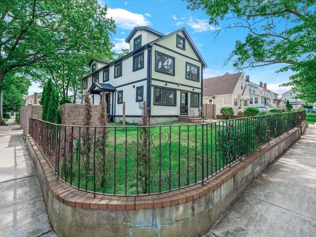 99-03 207th St, Queens Village, NY 11429