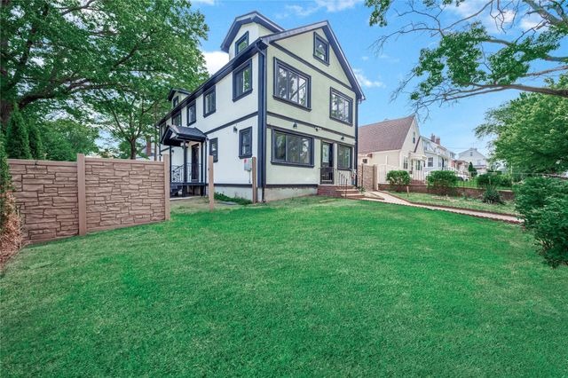 99-03 207th St, Queens Village, NY 11429