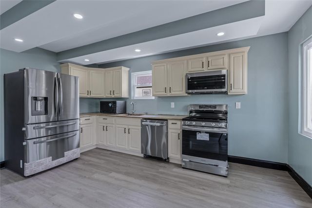 99-03 207th St, Queens Village, NY 11429