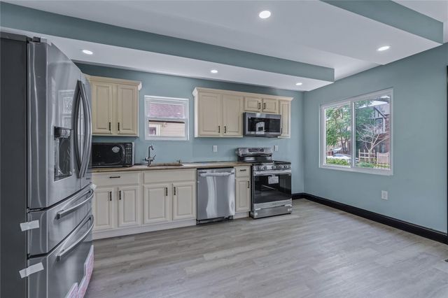 99-03 207th St, Queens Village, NY 11429