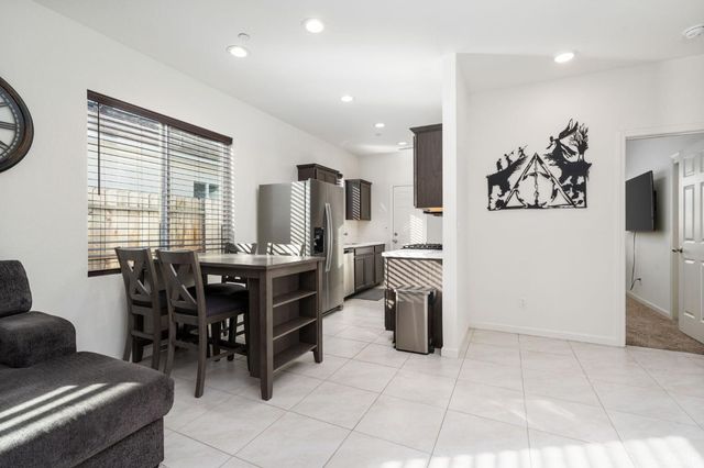 566 Green Lane, Lemoore, CA 93245