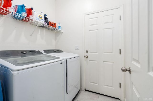 566 Green Lane, Lemoore, CA 93245