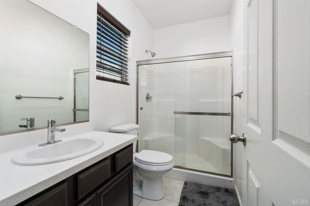 566 Green Lane, Lemoore, CA 93245