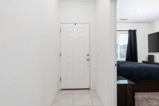 566 Green Lane, Lemoore, CA 93245