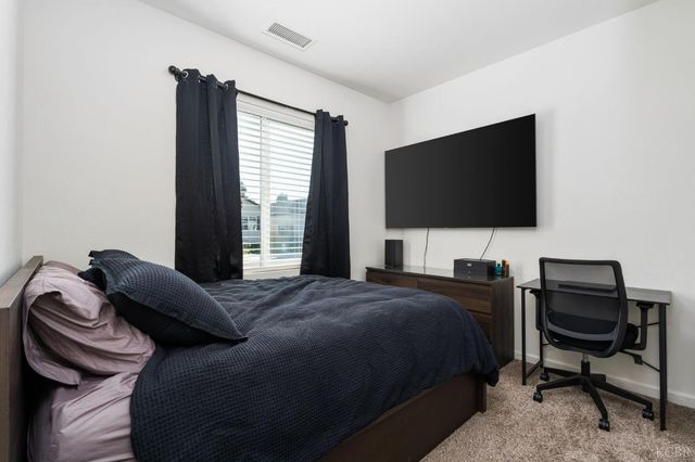 566 Green Lane, Lemoore, CA 93245