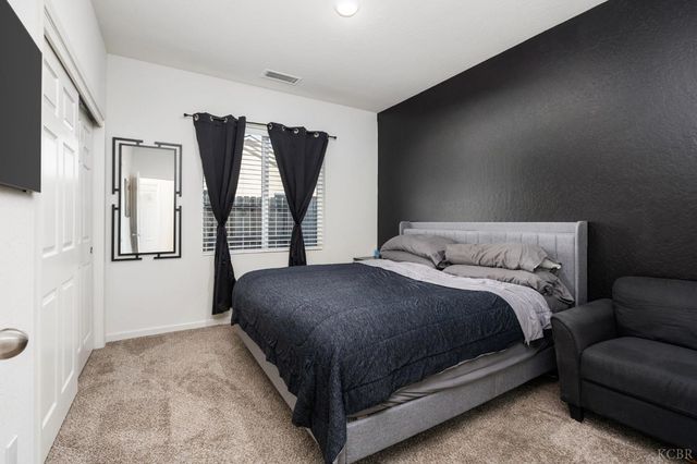 566 Green Lane, Lemoore, CA 93245