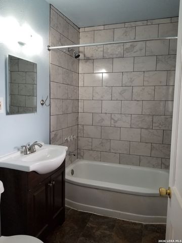 218 Claremont Ave Apt 3, San Antonio, TX 78209