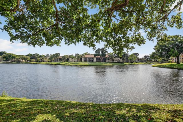 2297 SW 15th Street 127, Deerfield Beach, FL 33442