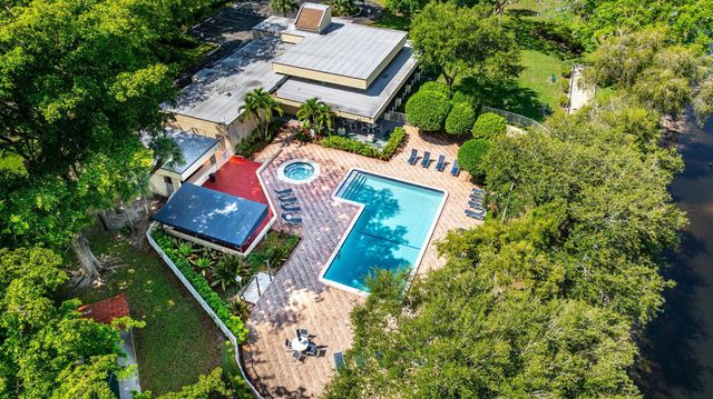 2297 SW 15th Street 127, Deerfield Beach, FL 33442