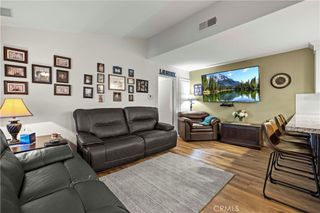 19160 Avenue Of The Oaks B, Newhall, CA 91321