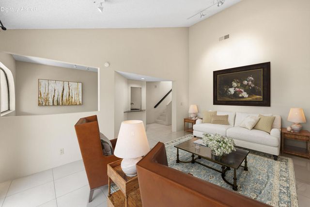 969 Village Square N, Palm Springs, CA 92262