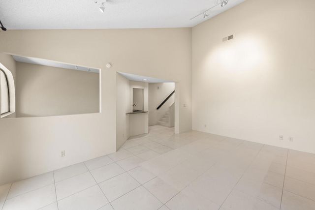 969 Village Square N, Palm Springs, CA 92262