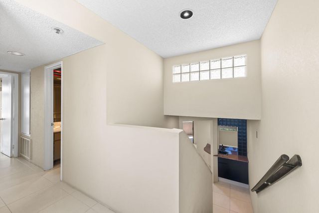 969 Village Square N, Palm Springs, CA 92262