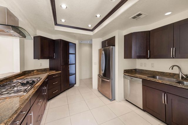 969 Village Square N, Palm Springs, CA 92262