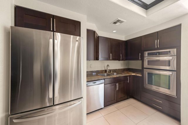 969 Village Square N, Palm Springs, CA 92262