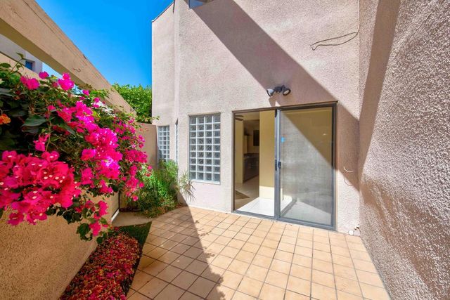 969 Village Square N, Palm Springs, CA 92262