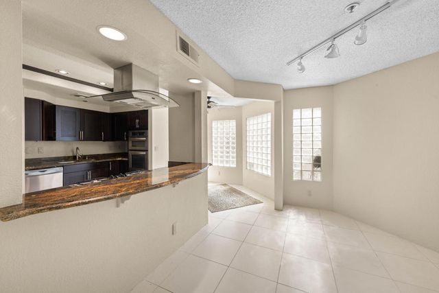 969 Village Square N, Palm Springs, CA 92262