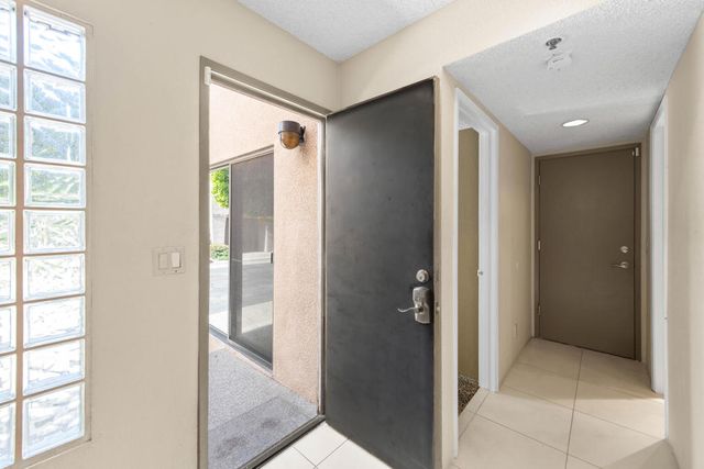 969 Village Square N, Palm Springs, CA 92262