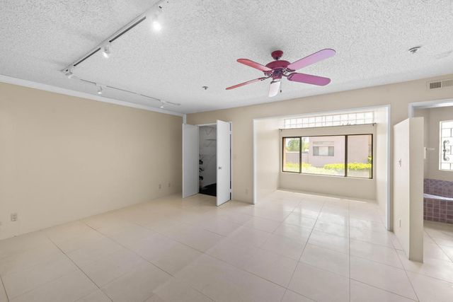 969 Village Square N, Palm Springs, CA 92262