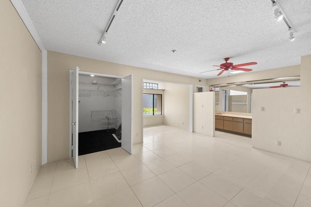 969 Village Square N, Palm Springs, CA 92262