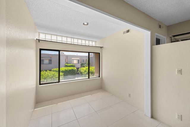 969 Village Square N, Palm Springs, CA 92262