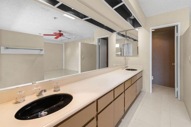 969 Village Square N, Palm Springs, CA 92262
