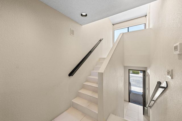 969 Village Square N, Palm Springs, CA 92262