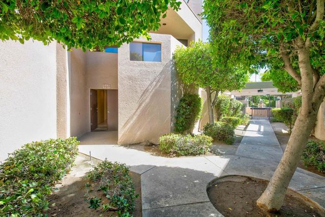 969 Village Square N, Palm Springs, CA 92262