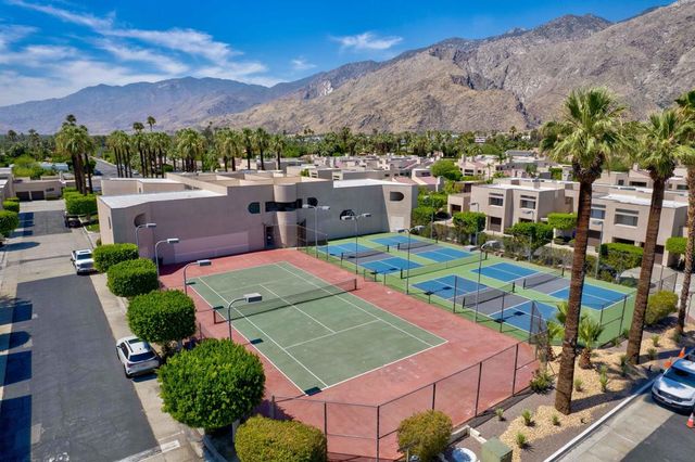969 Village Square N, Palm Springs, CA 92262