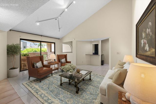 969 Village Square N, Palm Springs, CA 92262