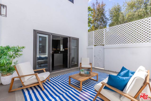 869 S Bundy Drive, Los Angeles, CA 90049