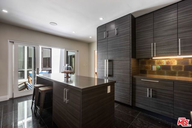 869 S Bundy Drive, Los Angeles, CA 90049