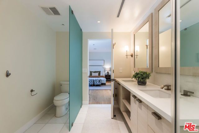 869 S Bundy Drive, Los Angeles, CA 90049