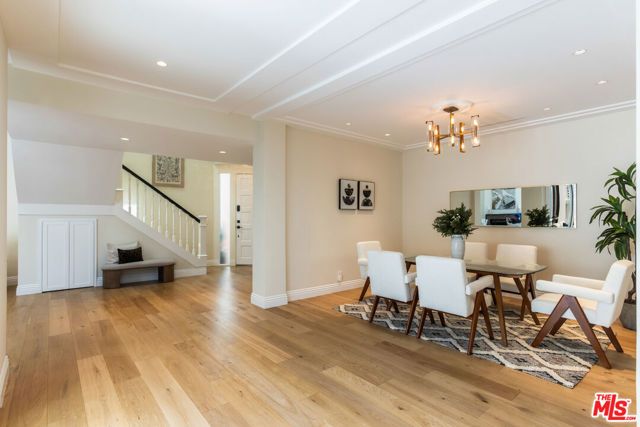 869 S Bundy Drive, Los Angeles, CA 90049