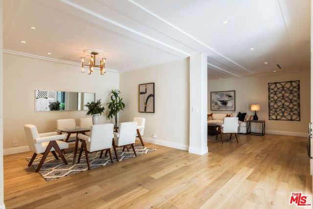 869 S Bundy Drive, Los Angeles, CA 90049