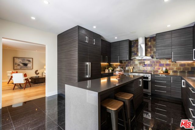 869 S Bundy Drive, Los Angeles, CA 90049