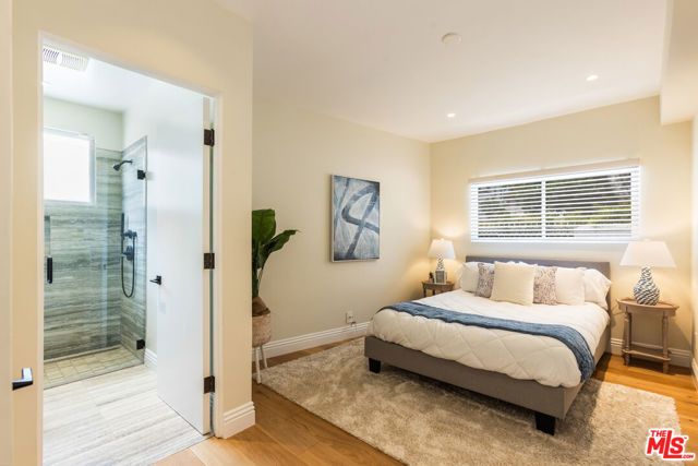 869 S Bundy Drive, Los Angeles, CA 90049