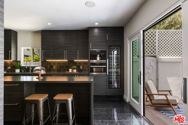 869 S Bundy Drive, Los Angeles, CA 90049
