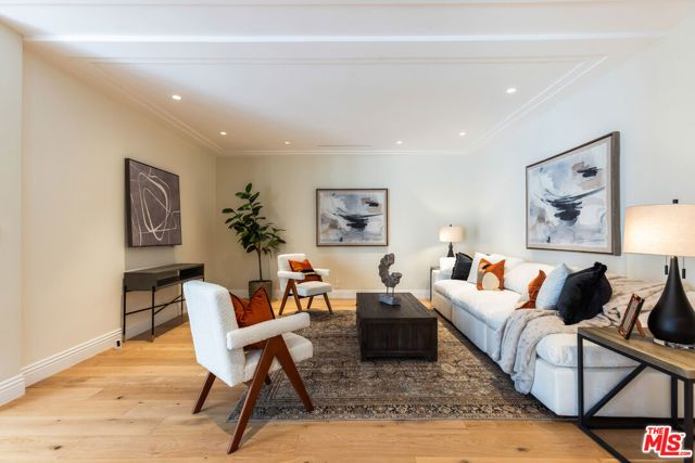 869 S Bundy Drive, Los Angeles, CA 90049